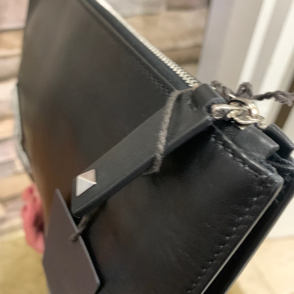 VALENTINO GARAVANI Leather logo UNISEX LG zip clutch - Picture 8 of 16